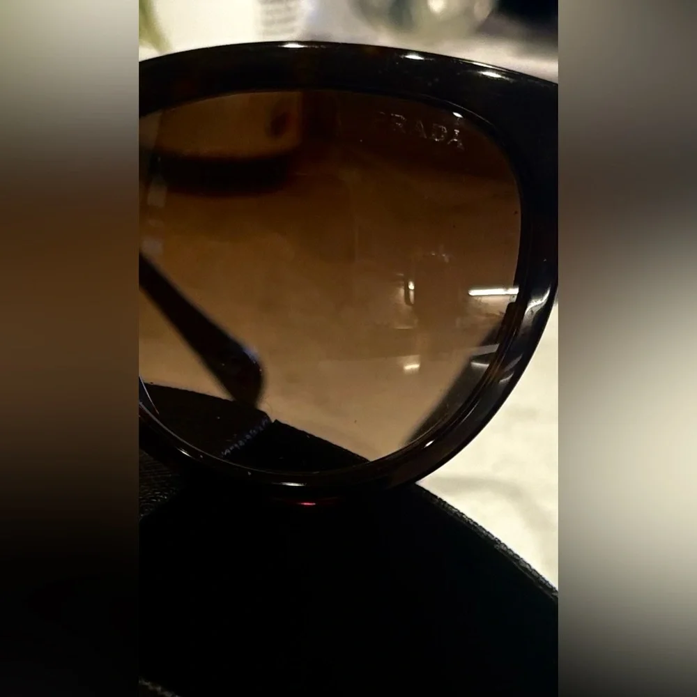 PRADA Tortoise Shell 🕶️ Sunglasses 👝🤎👜 - Picture 11 of 16